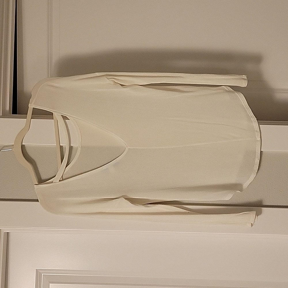 Low V-back white sweater (Size medium)